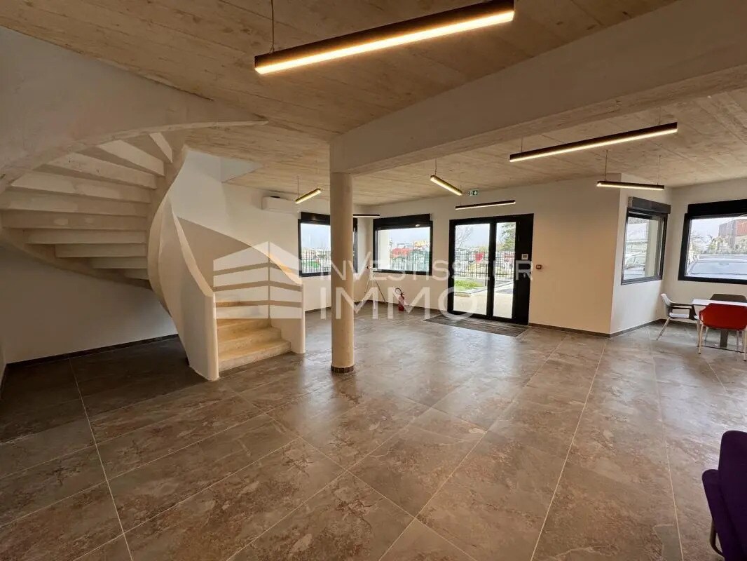 Office in Saint-Pathus for lease Interior Photo- Image 1 of 10