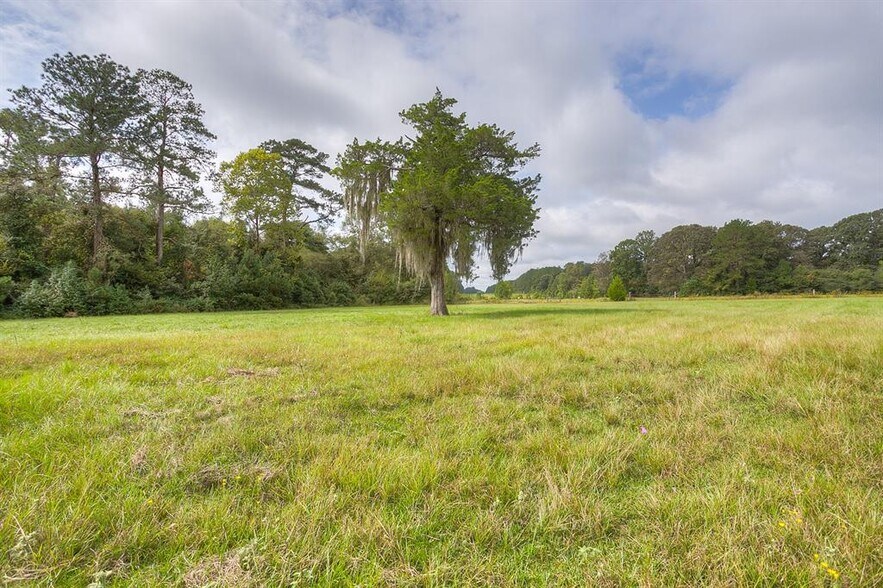 10 Carr, Shepherd, TX 77371