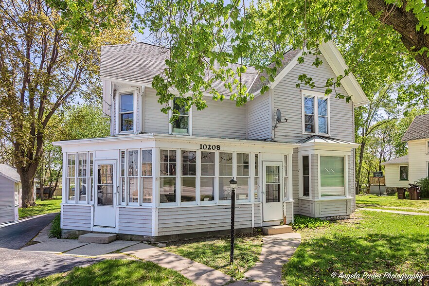 10208 N Main St, Richmond, IL for sale - Primary Photo - Image 1 of 1