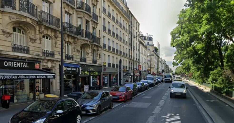 Retail in Paris for lease - Building Photo - Image 1 of 2