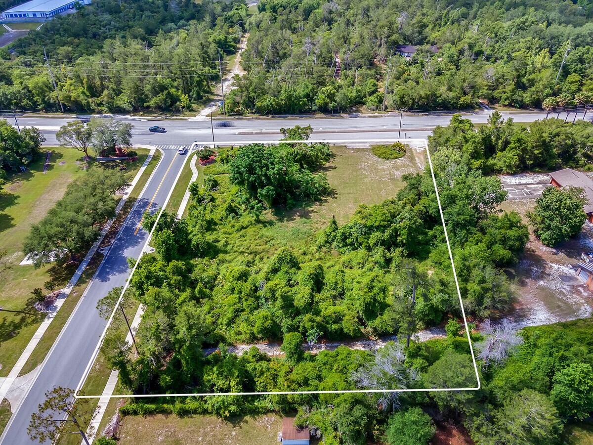 3066 Howland Blvd, Deltona, FL 32725
