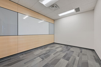 8001 Centre Park Dr, Austin, TX for lease Interior Photo- Image 2 of 7