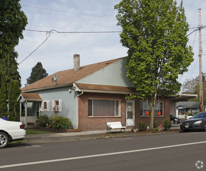 540 Portland Ave, Gladstone, OR for lease - Primary Photo - Image 2 of 2