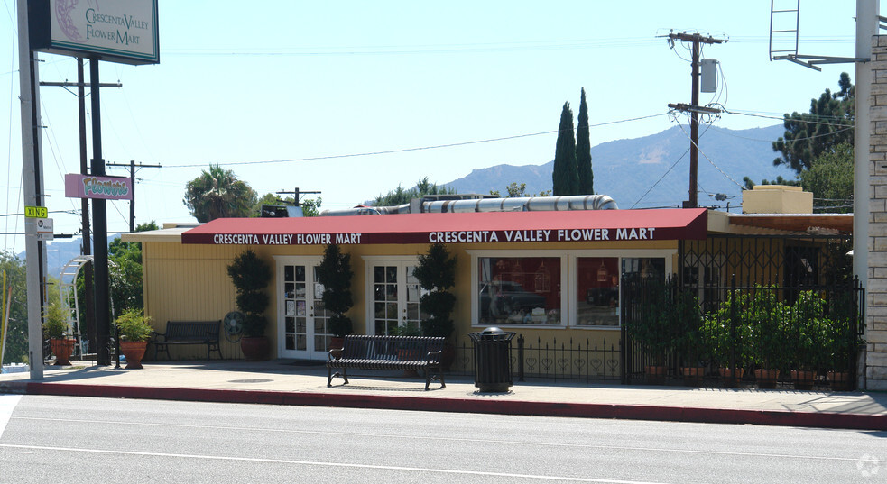 2900 Foothill Blvd, La Crescenta, CA for sale - Building Photo - Image 2 of 2