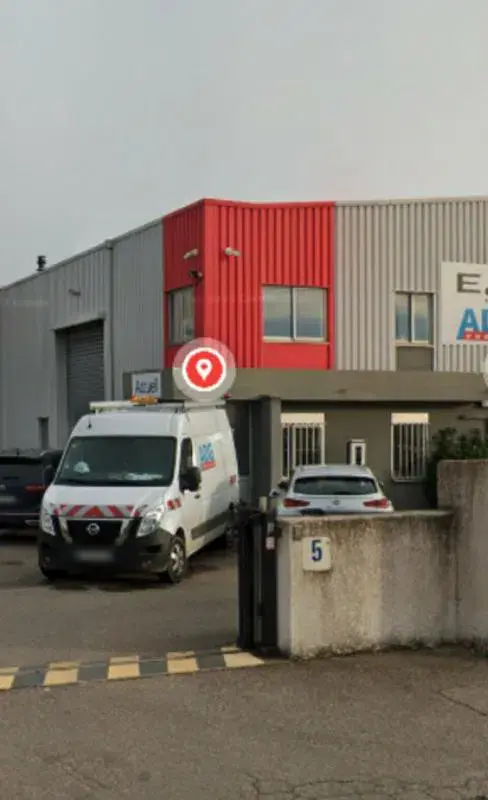 Flex in Chassieu for lease Building Photo- Image 1 of 2
