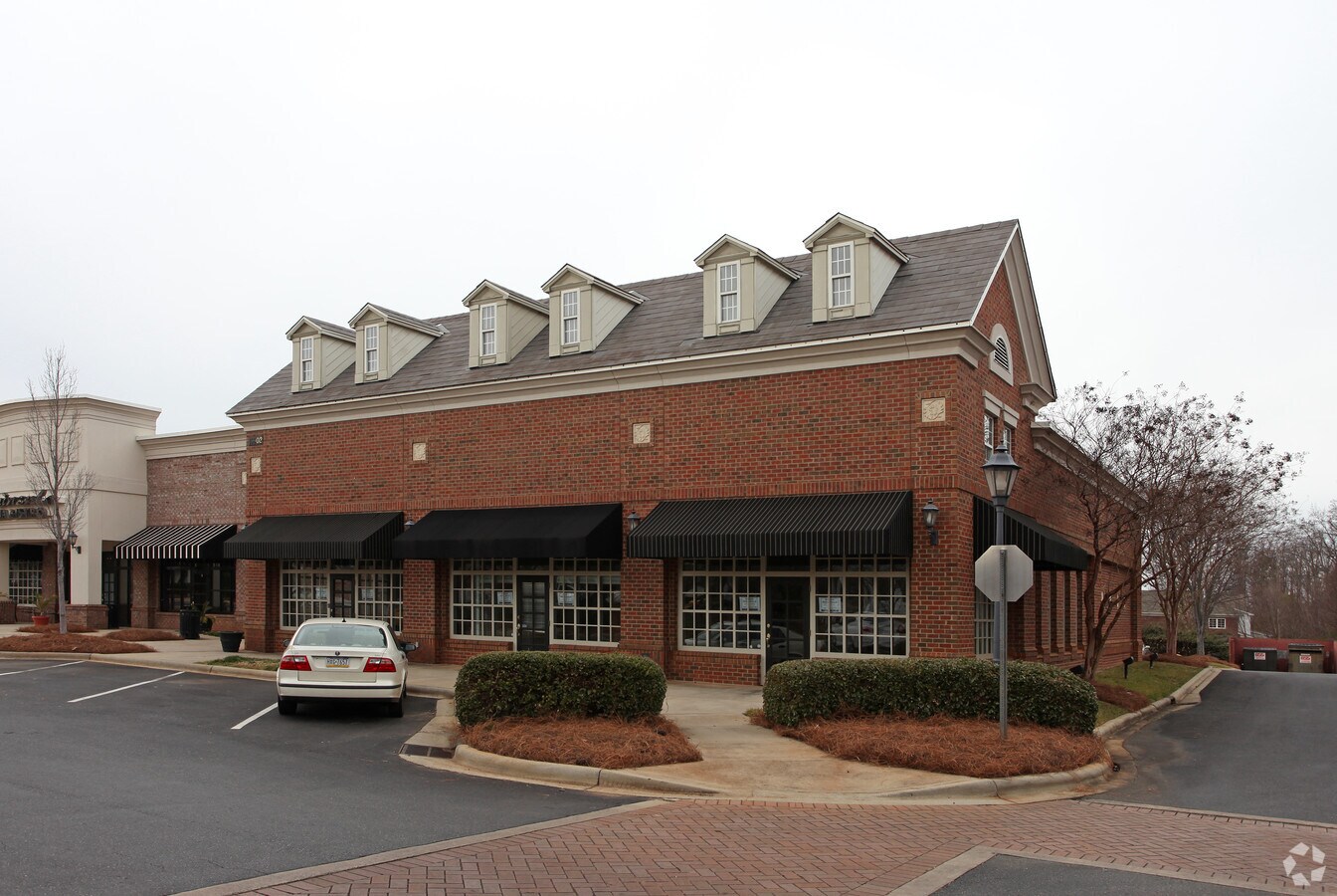 19902 N Cove Rd, Cornelius, NC 28031