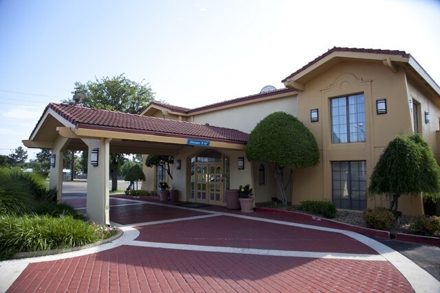 5201 N State Line Ave, Texarkana, TX for sale Primary Photo- Image 1 of 1