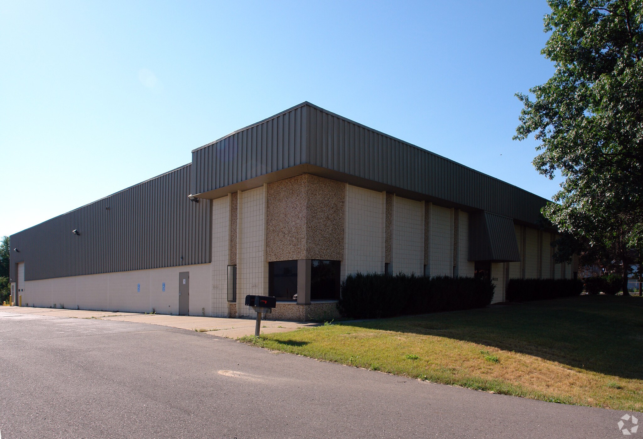 8222-8226 Goldie St, Commerce Township, MI for sale Primary Photo- Image 1 of 1