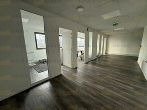 Flex in Cergy for lease Interior Photo- Image 2 of 4