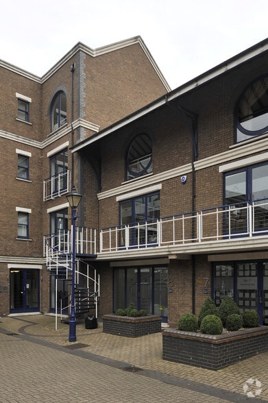 8 Square Rigger Row, London for lease - Primary Photo - Image 1 of 3