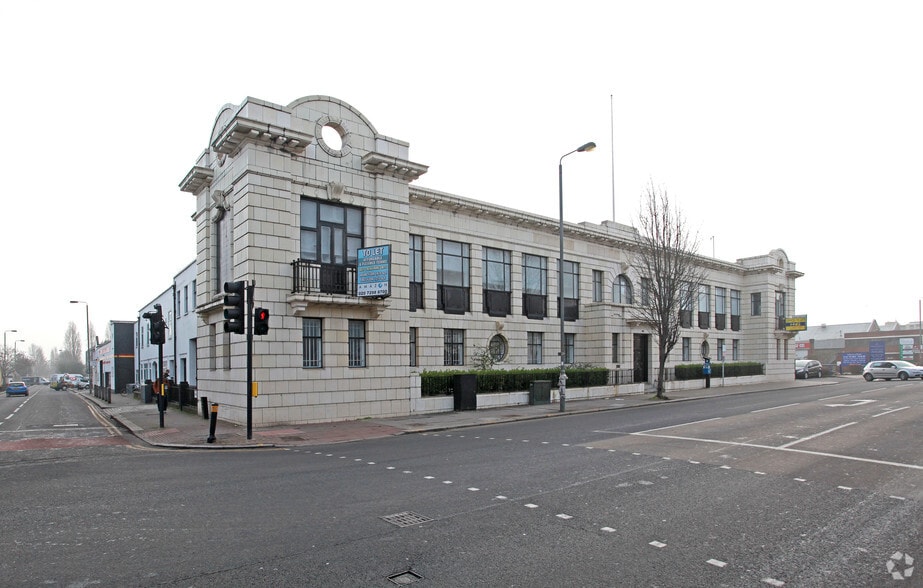 265 Merton Rd, London for lease - Building Photo - Image 2 of 2