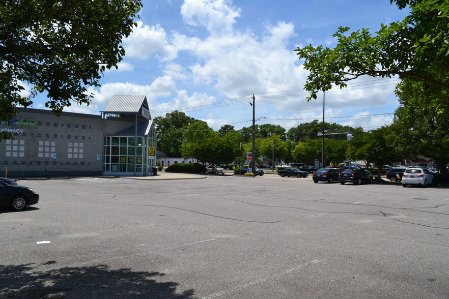 1101 E Little Creek Rd, Norfolk, VA for lease - Building Photo - Image 3 of 4