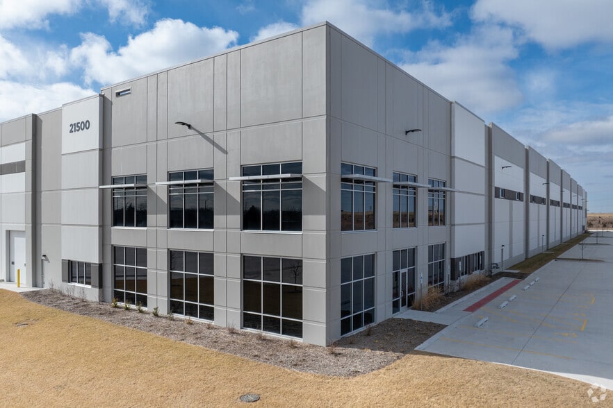 21500 Gateway Dr, Matteson, IL for sale - Primary Photo - Image 1 of 1