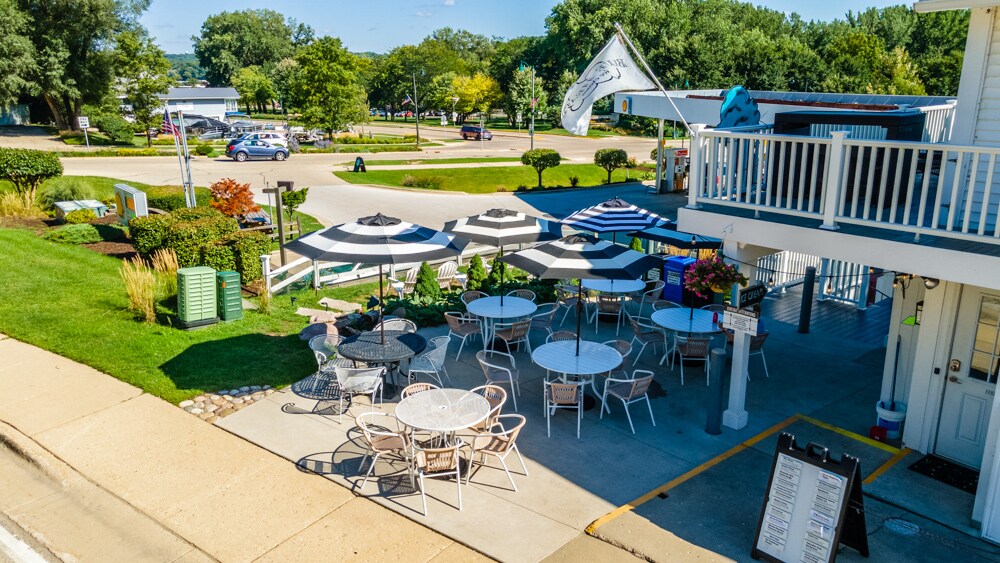 105 W Main St, Fontana-on-Geneva Lake, WI for sale Primary Photo- Image 1 of 1