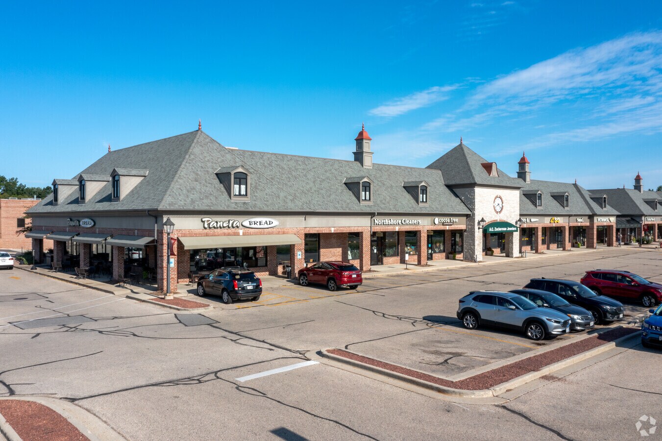 13001412 W Mequon Rd, Mequon, WI 53092 Concord Court