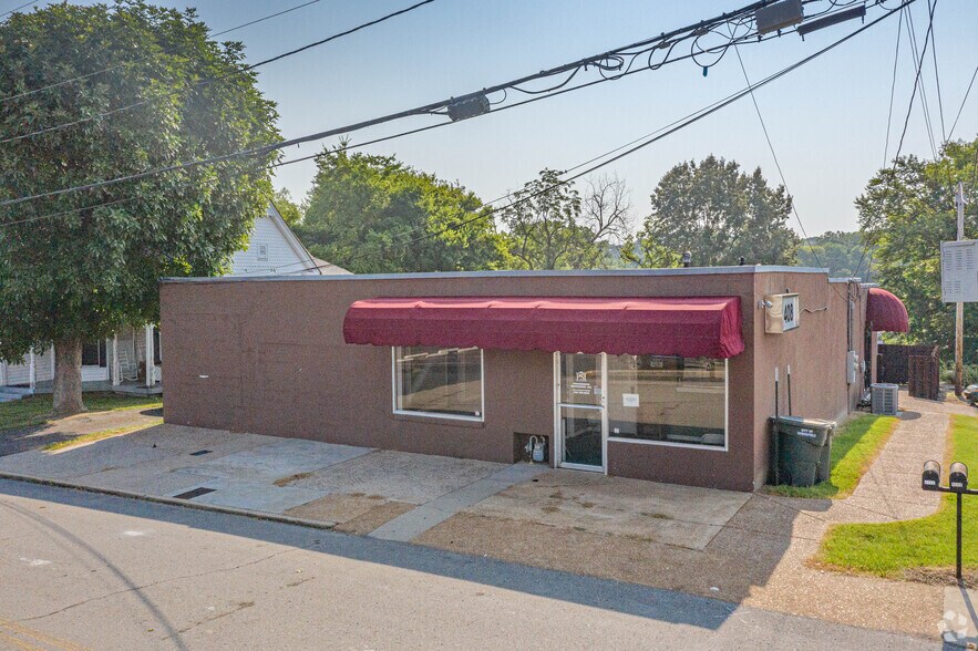 408 Willow St, Springfield, TN 37172