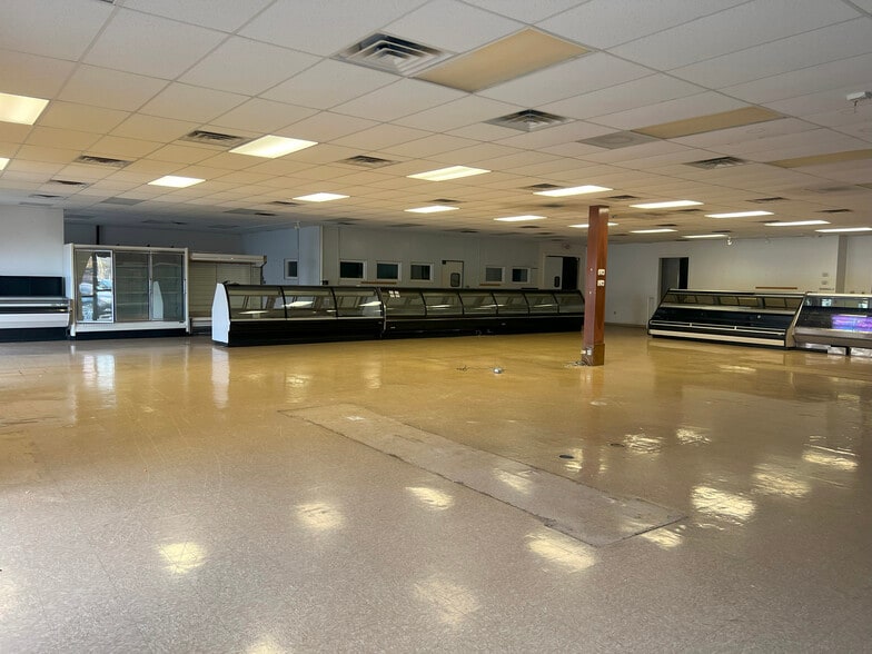 2808-2820 Maplecrest Rd, Fort Wayne, IN for lease - Building Photo - Image 2 of 6