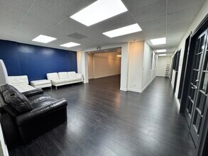 1418 N Main St, Santa Ana, CA for lease Interior Photo- Image 2 of 11