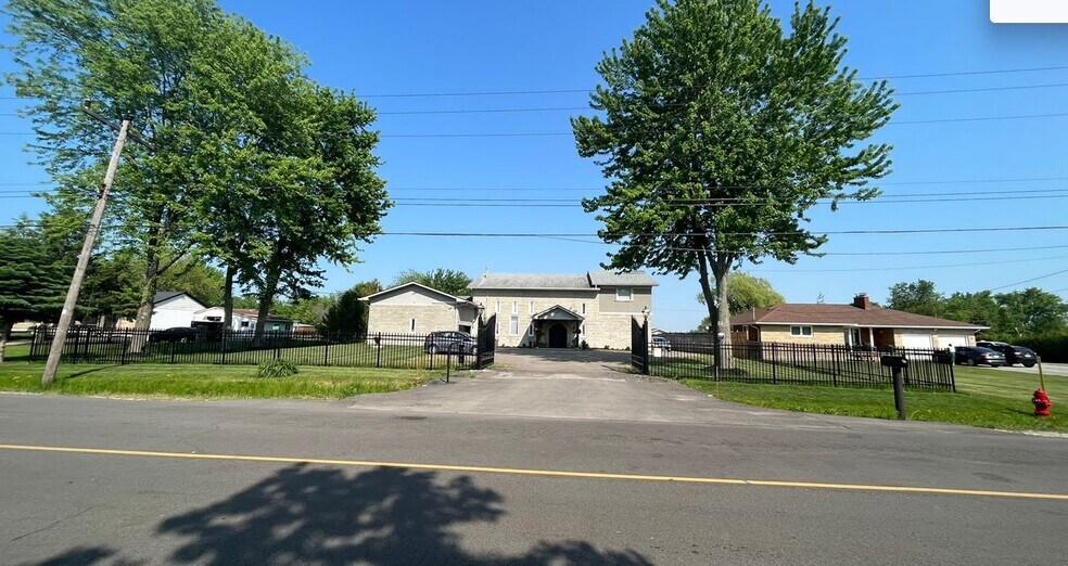 1059 Glancaster Rd, Hamilton, ON for sale - Building Photo - Image 2 of 4