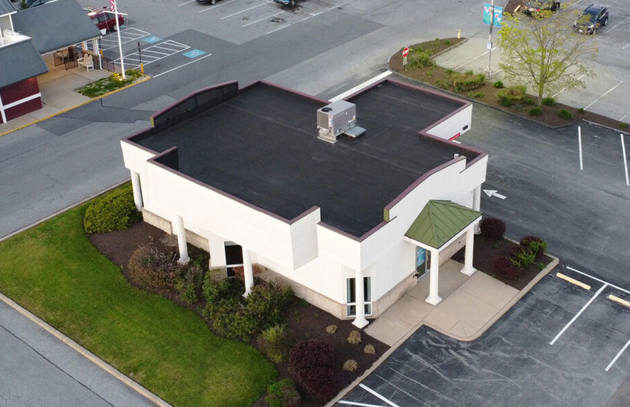 2090 E Lincoln Hwy, Lancaster, PA for lease - Building Photo - Image 1 of 10