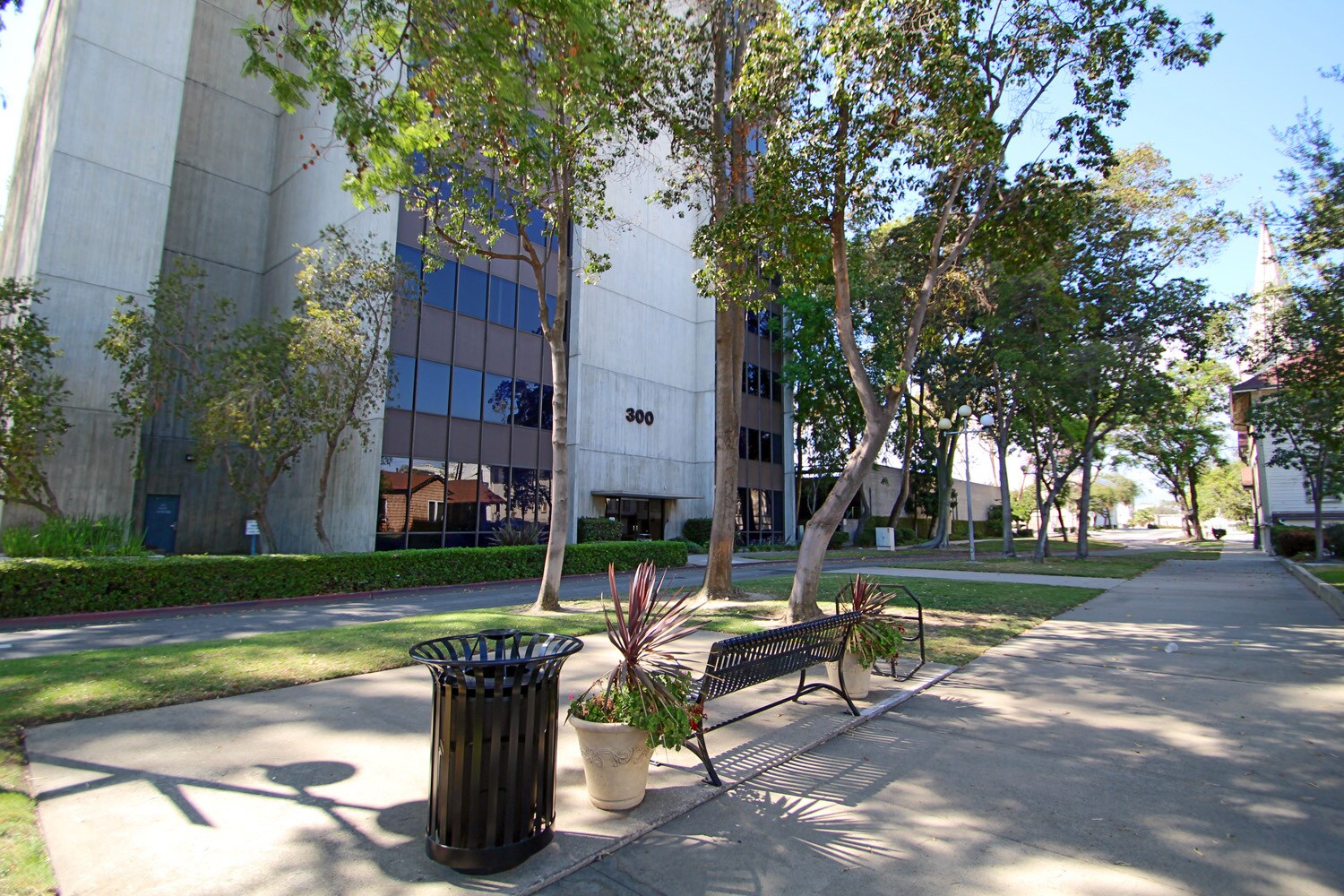300 S Park Ave, Pomona, CA 91766 Pomona Office Tower