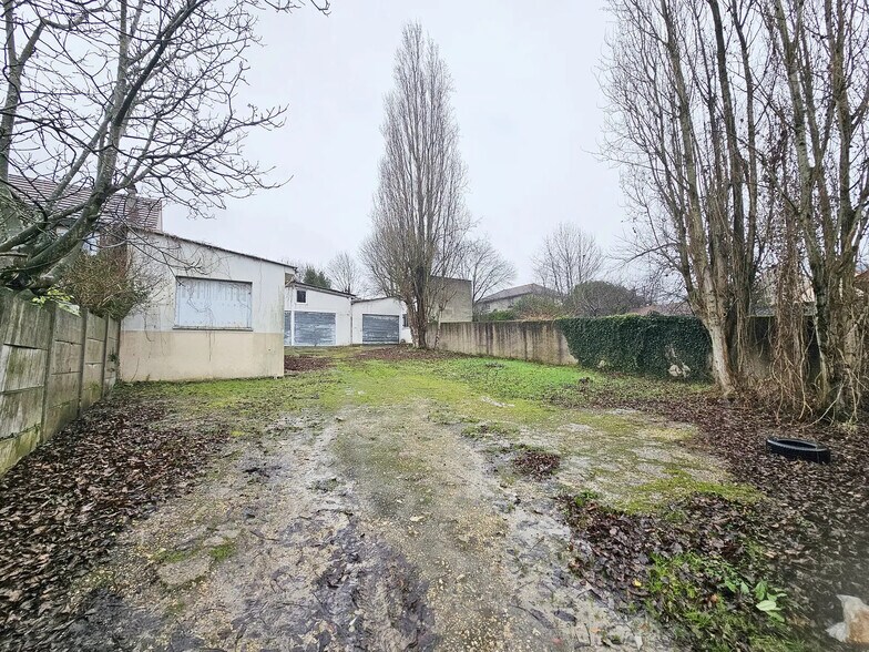Flex in Champigny-sur-Marne for sale - Building Photo - Image 1 of 10