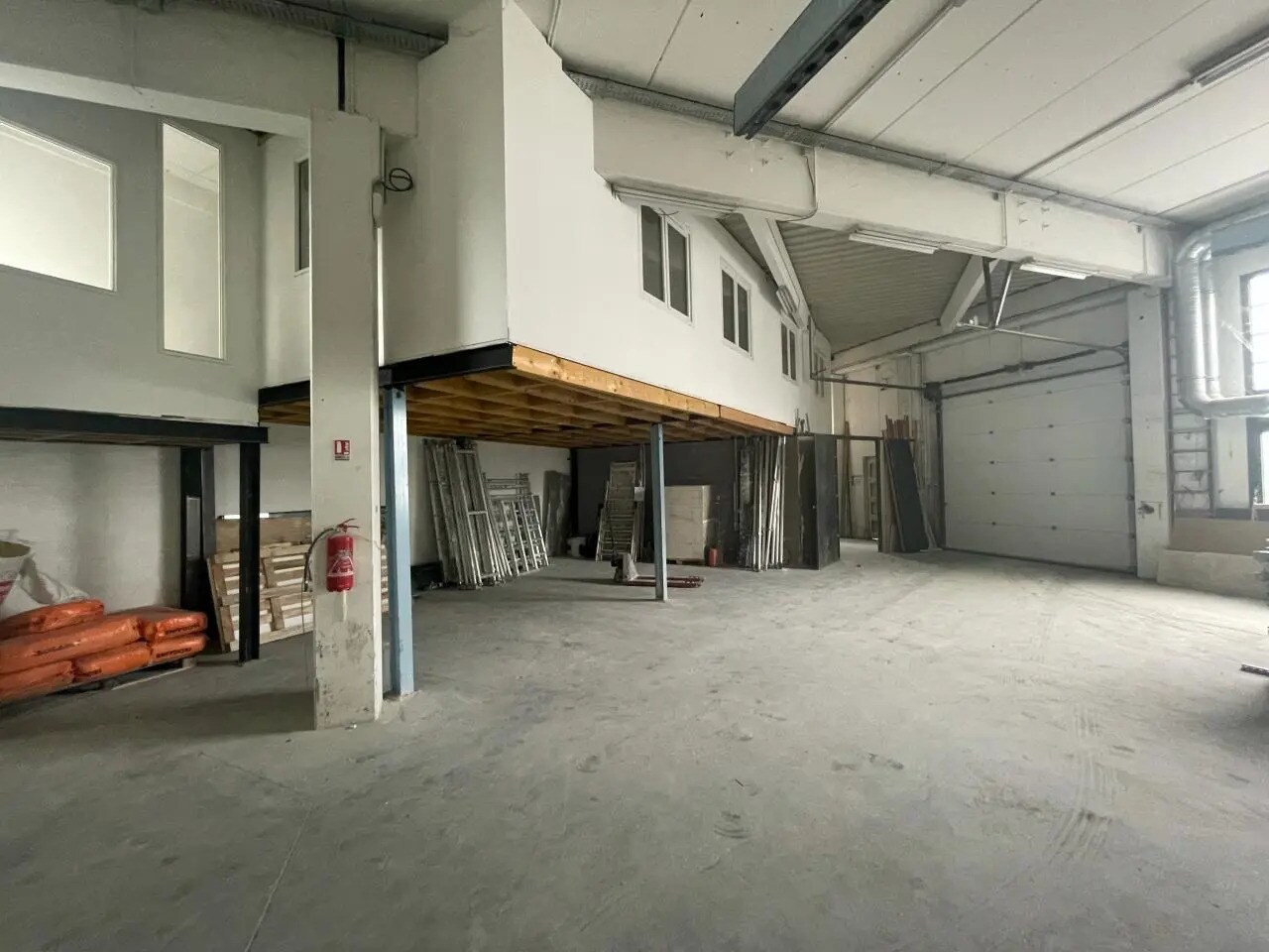 Flex in La Courneuve for sale Interior Photo- Image 1 of 9