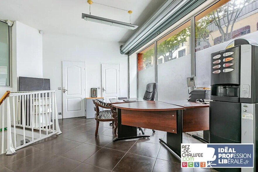 Retail in Issy-les-Moulineaux for sale - Interior Photo - Image 1 of 11