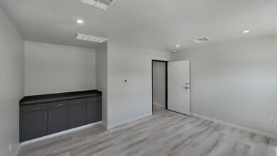 724 S 9th St, Las Vegas, NV for lease Interior Photo- Image 1 of 2