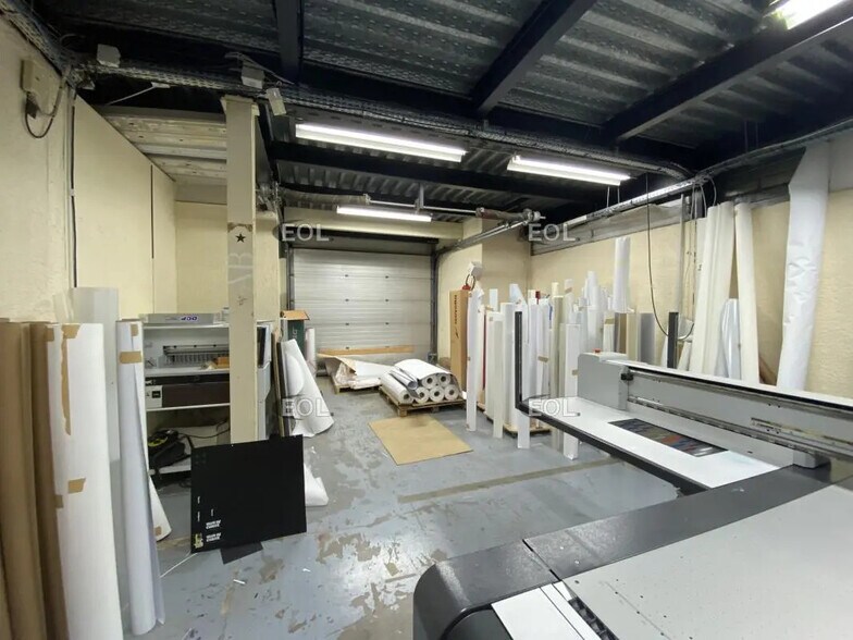 Flex in Les Ulis for lease - Interior Photo - Image 3 of 8