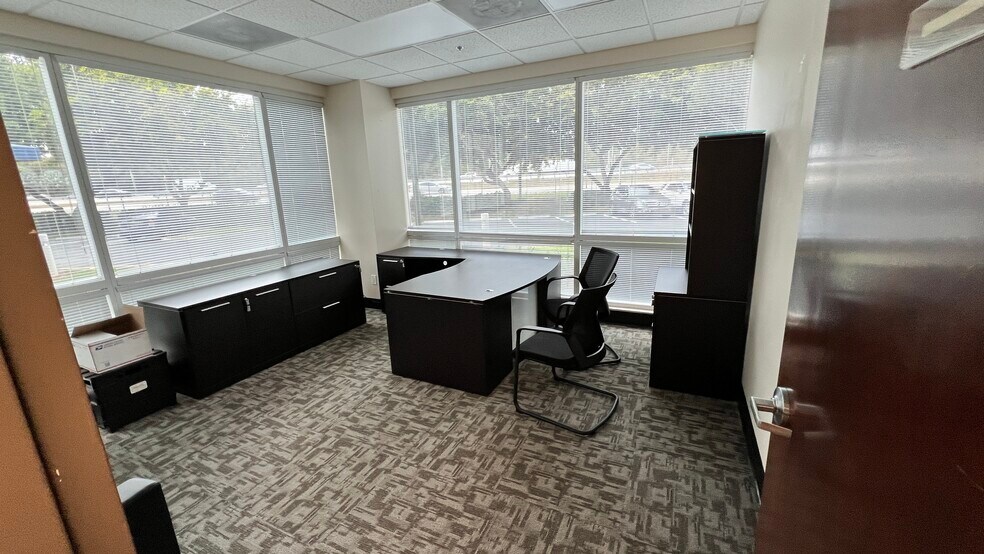 1571 Sawgrass Corporate Pky, Sunrise, FL for lease - Interior Photo - Image 2 of 12
