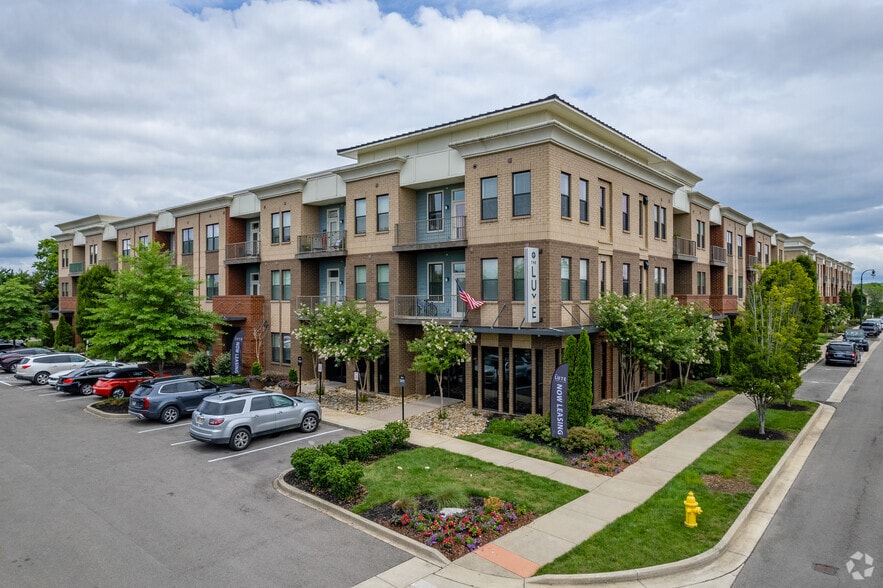 130 Cinema Dr, Hendersonville, TN for lease - Primary Photo - Image 1 of 32