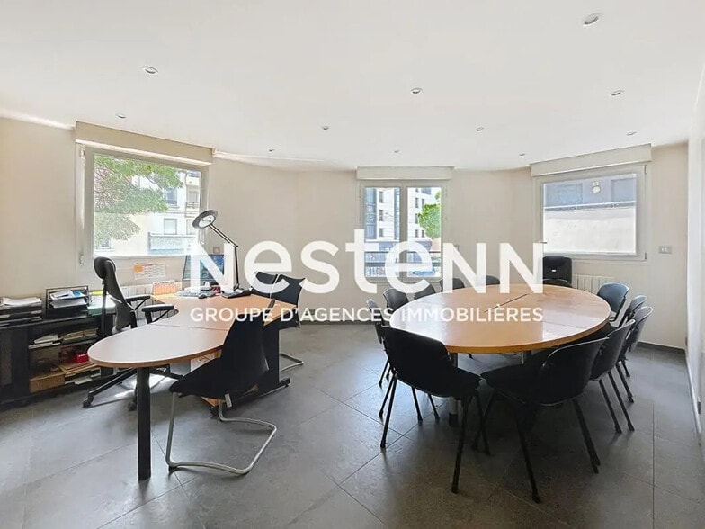 Office in Bron for sale - Interior Photo - Image 3 of 10