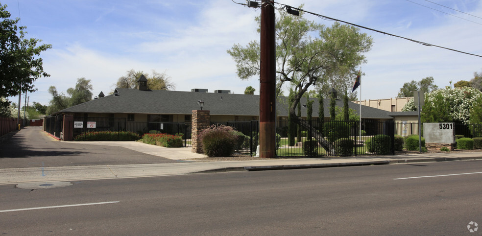 5301 E Thomas Rd, Phoenix, AZ for sale - Primary Photo - Image 1 of 1