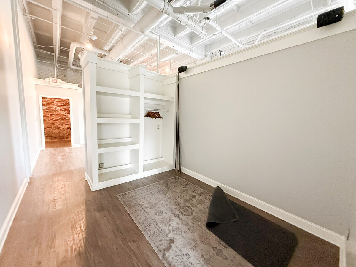 275 S 4th St, Columbus, OH 43215 - Unit D -  - Interior Photo - Image 1 of 2