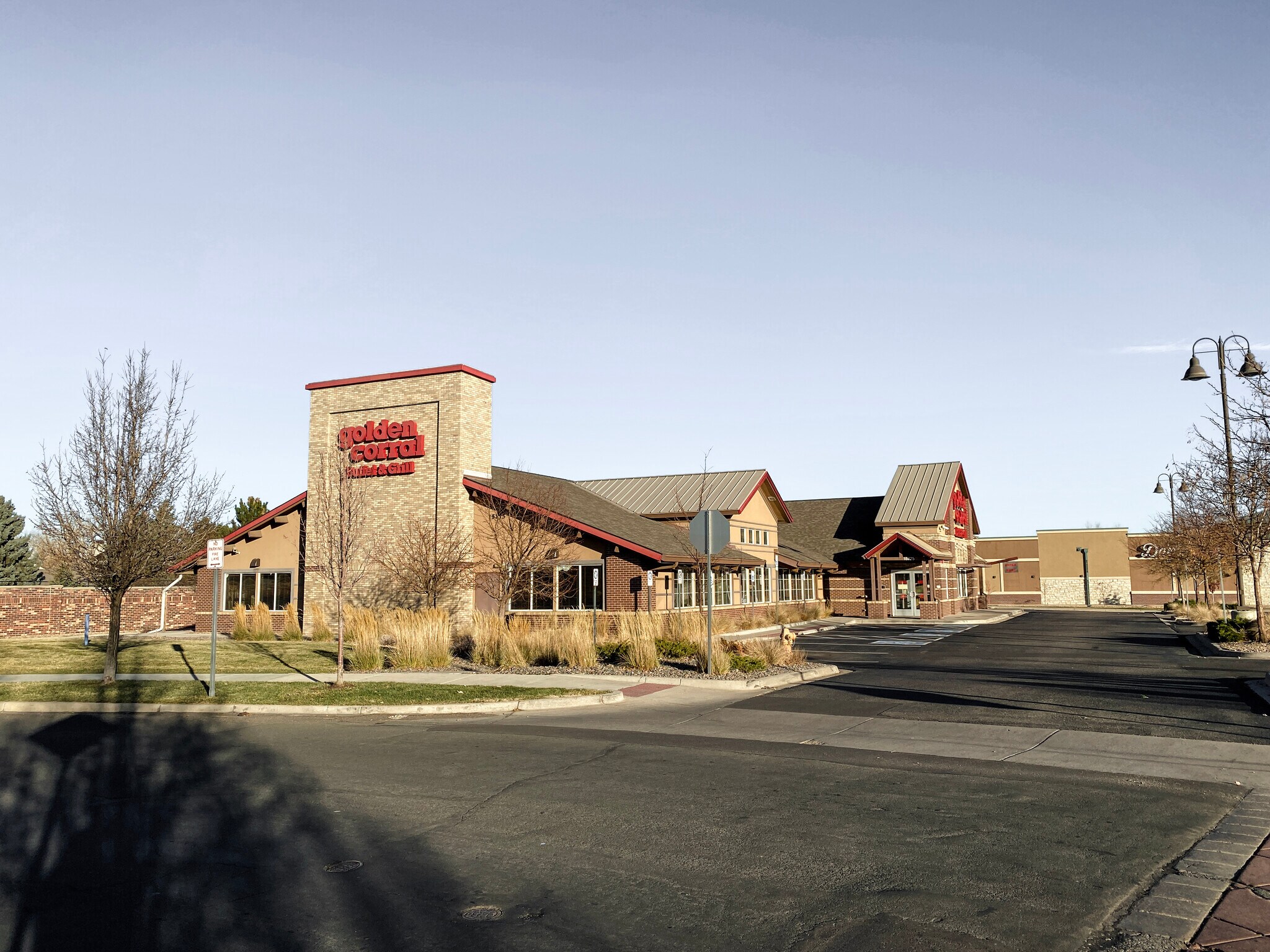 15775 E Arapahoe Rd, Centennial, CO 80016 Golden Corral