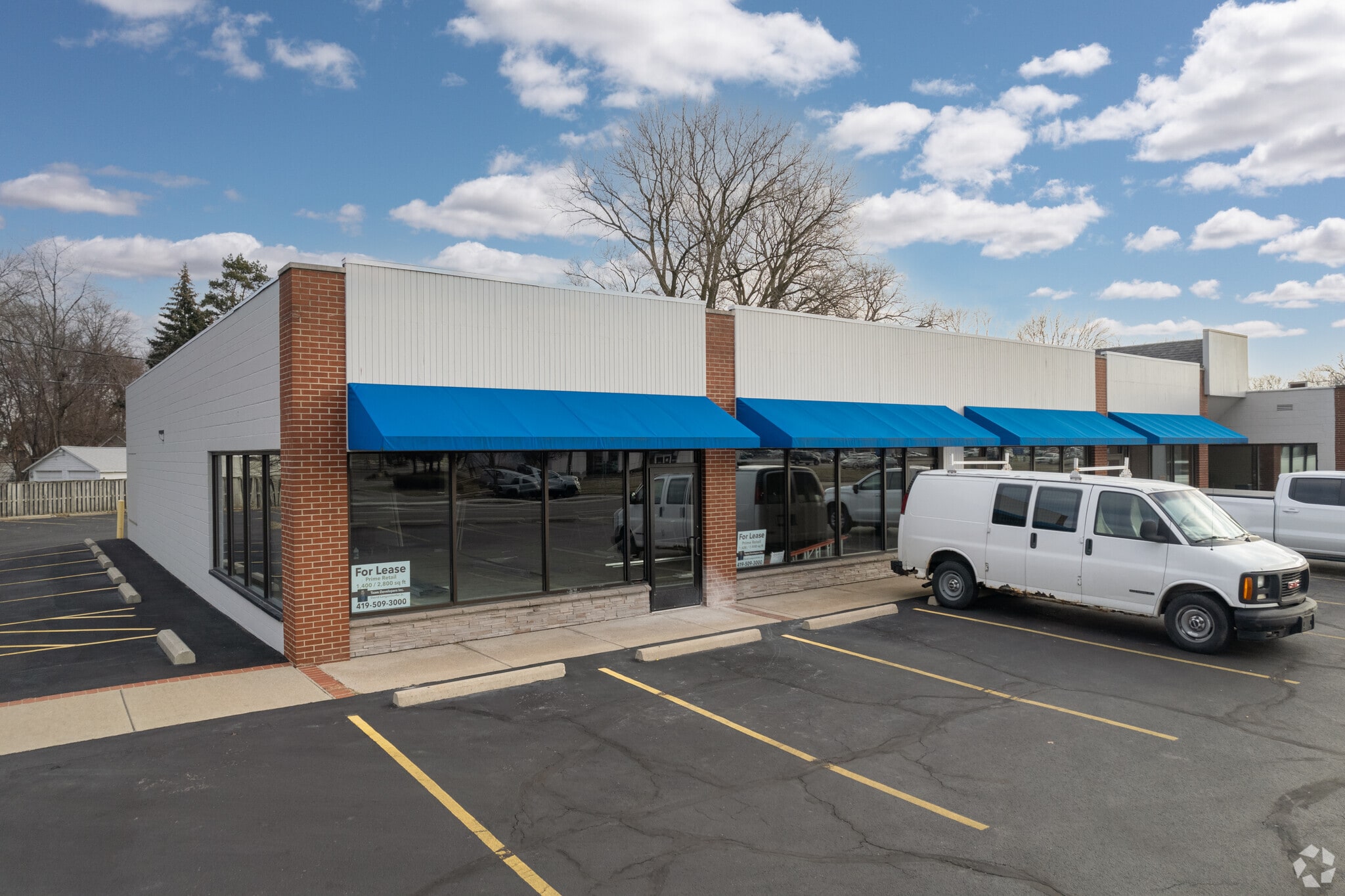 4558 Monroe St, Toledo, OH for lease Primary Photo- Image 1 of 6