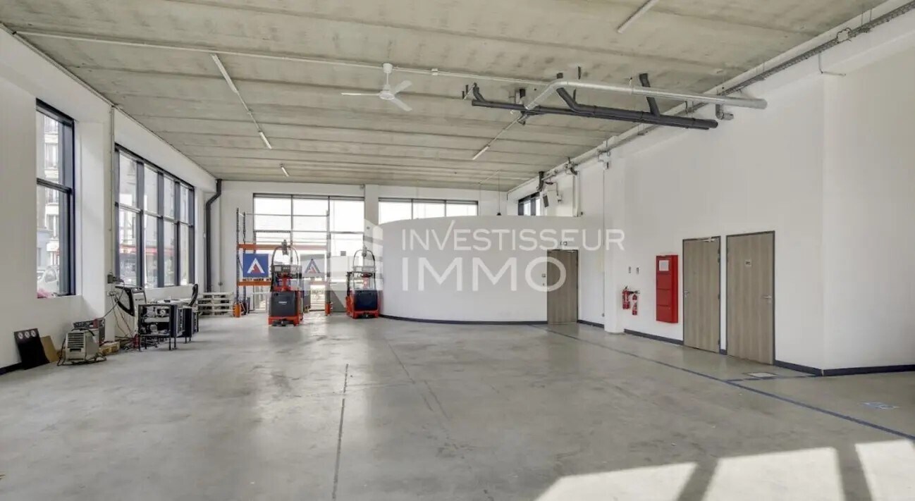 Flex in Ivry-sur-Seine for lease Interior Photo- Image 1 of 3