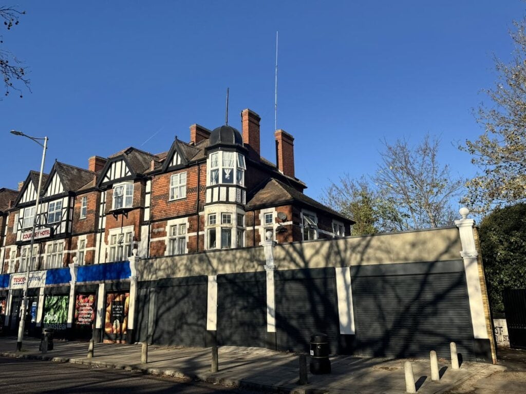 89-95A Aldersbrook Rd, London for lease Building Photo- Image 1 of 2