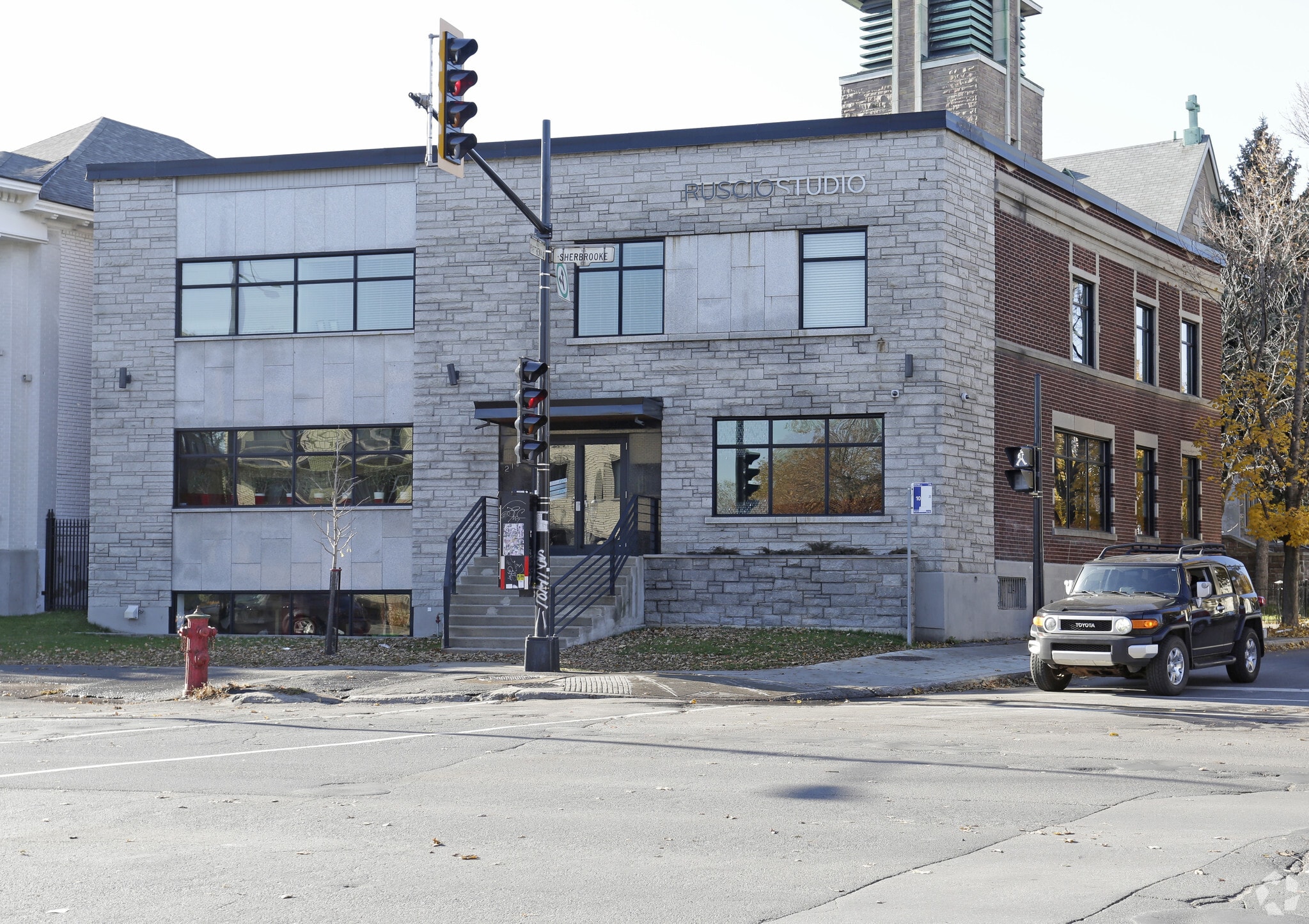 2197 Rue Sherbrooke E, Montréal, QC for sale Primary Photo- Image 1 of 1