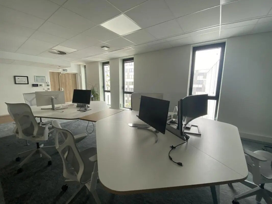 Office in Cesson-Sévigné for lease Interior Photo- Image 1 of 13