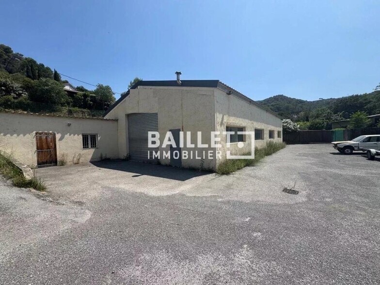 Industrial in Drap for lease - Building Photo - Image 1 of 20