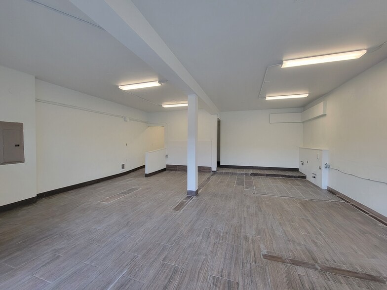 2809 Thorndyke Ave W, Seattle, WA for lease - Building Photo - Image 3 of 5