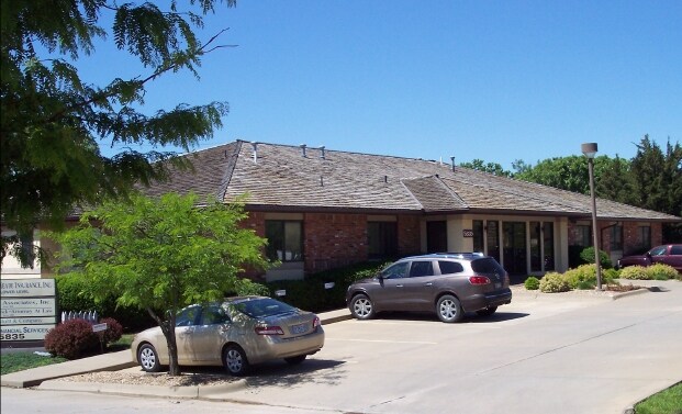 5835 SW 29th St, Topeka, KS for sale Primary Photo- Image 1 of 1