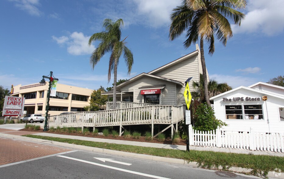 209 BEACH Rd, Sarasota, FL 34242 Foxy Lady Salon