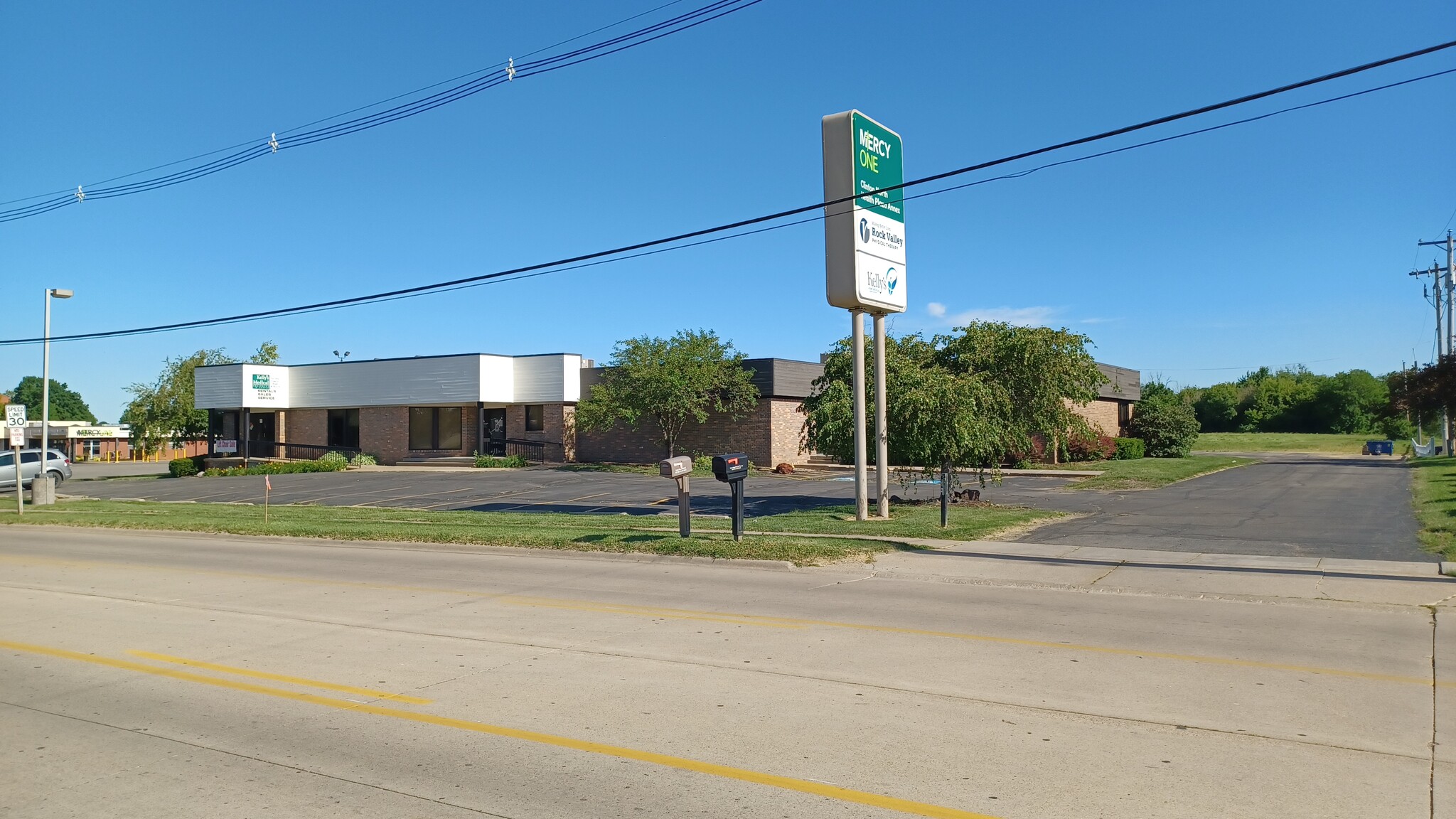 931 13th Ave N, Clinton, IA for lease Building Photo- Image 1 of 19