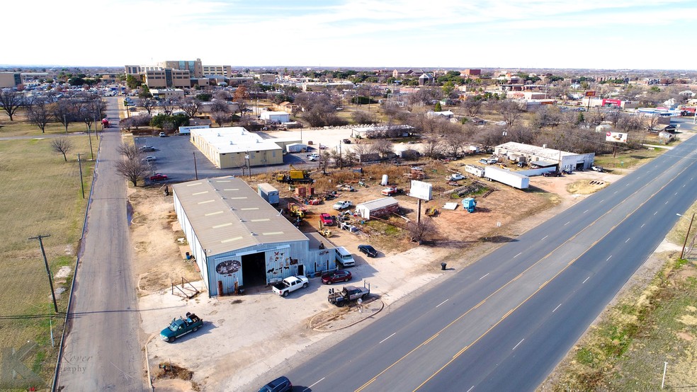 1902 N Treadaway Blvd, Abilene, TX for sale - Primary Photo - Image 2 of 34