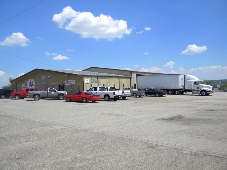 212 NE 12th St, Big Spring, TX for sale - Primary Photo - Image 1 of 1