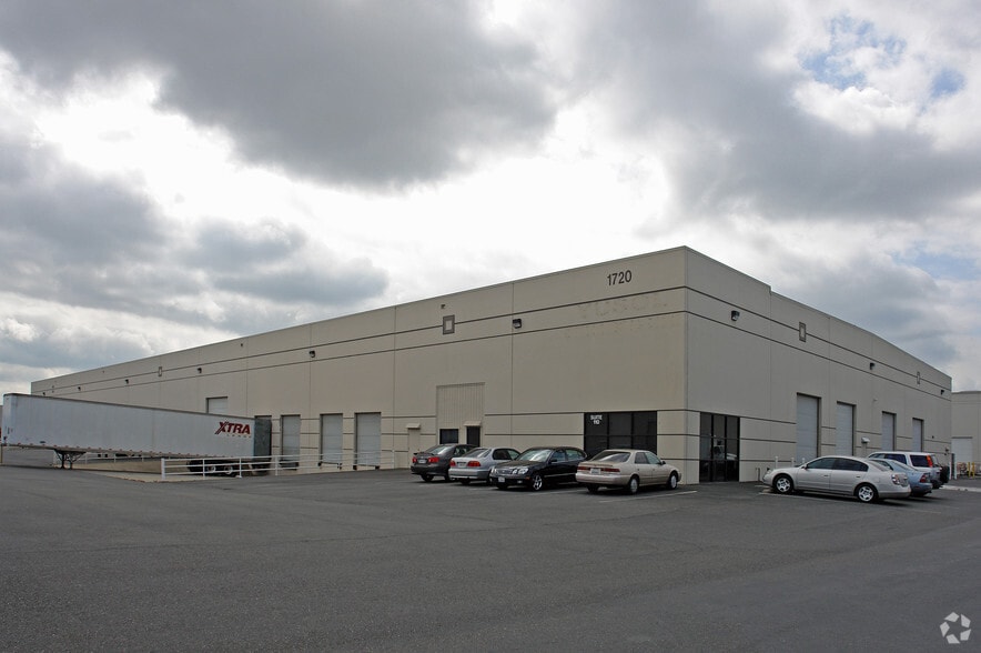 1720 N Market Blvd, Sacramento, CA for lease - Building Photo - Image 3 of 16