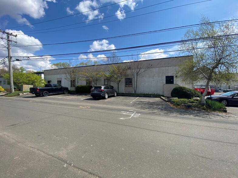 18 Lois St, Norwalk, CT for lease - Building Photo - Image 2 of 2